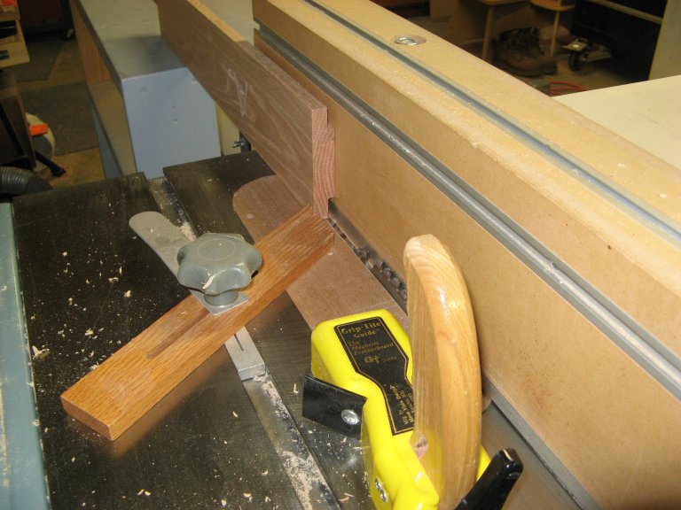 planer stand - rabbeting the legs (2)